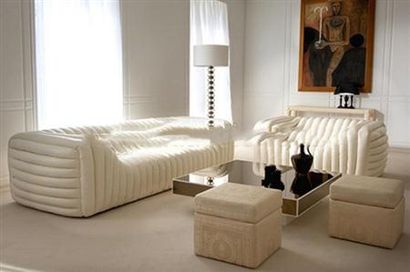 现代白色条形沙发