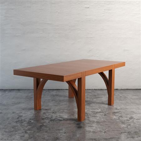 现代简约原木桌子